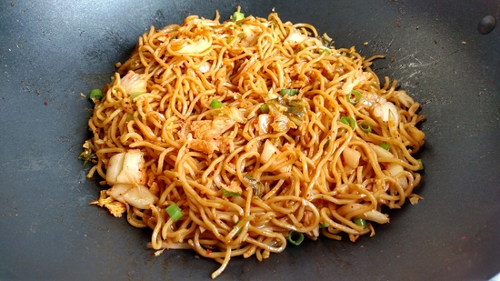 Spicy Kimchi Garlic Noodles